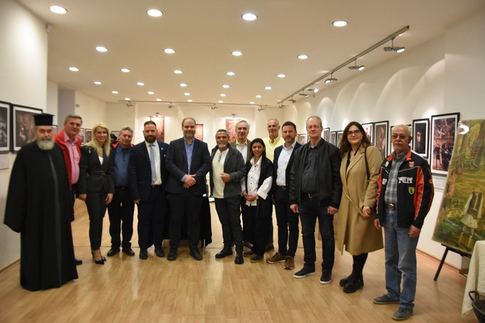 Φωτογραφία Επιτυχημένα τα εγκαίνια της έκθεσης πολεμικών κειμηλίων και φωτογραφίας στη Νάουσα